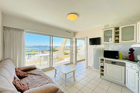 Marina **Appartement Plage Nord avec Vue Superbe sur la Mer et Le Grau du Roi** CM1728 photo1