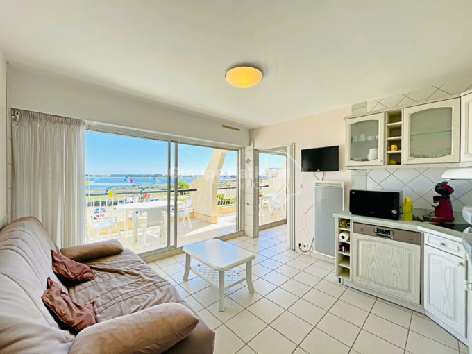 Marina **Appartement Plage Nord avec Vue Superbe sur la Mer et Le Grau du Roi** CM1728 photo1